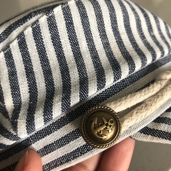 Hat - Picture 3 of 4